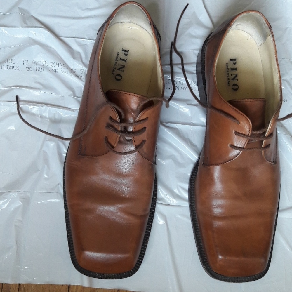 mens size 12 Leather shoes, good quality,